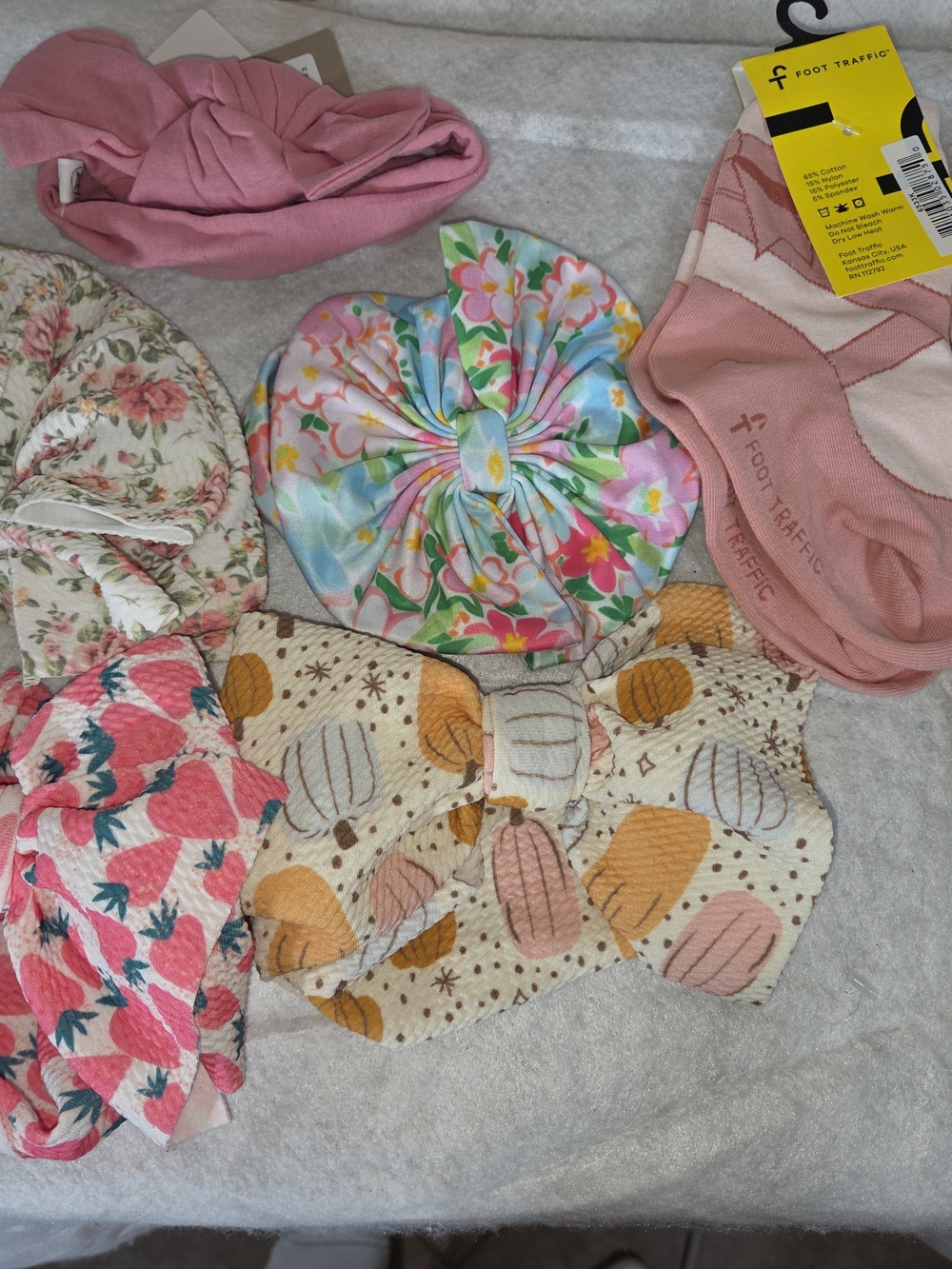 Mixed Lot Of 5 Bows And 3 Pairs Of Socks Hair Accessory Set.